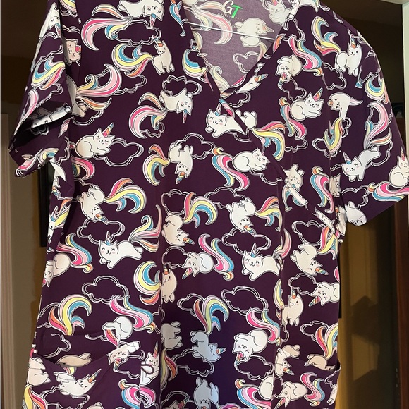 Unicorn cat scrub top - Picture 2 of 3